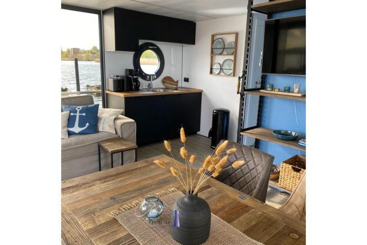 Hausboot Fjord Ankerplatz Mit Biosauna In Schleswig Exterior photo